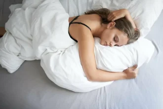 Besser schlafen: Zwei Dinge, die du laut Feng Shui aus deinem Schlafzimmer verbannen solltest