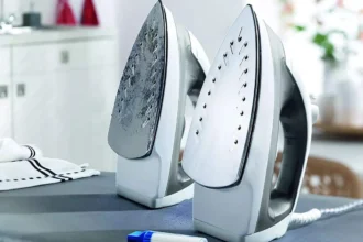 So reinigst du ein verbranntes Bügeleisen mit schwarzen Flecken – wie neu in wenigen Schritten