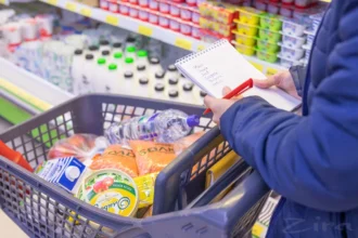 5 clevere Tricks für maximale Einsparungen beim Einkaufen: So schont ihr Familienbudget!
